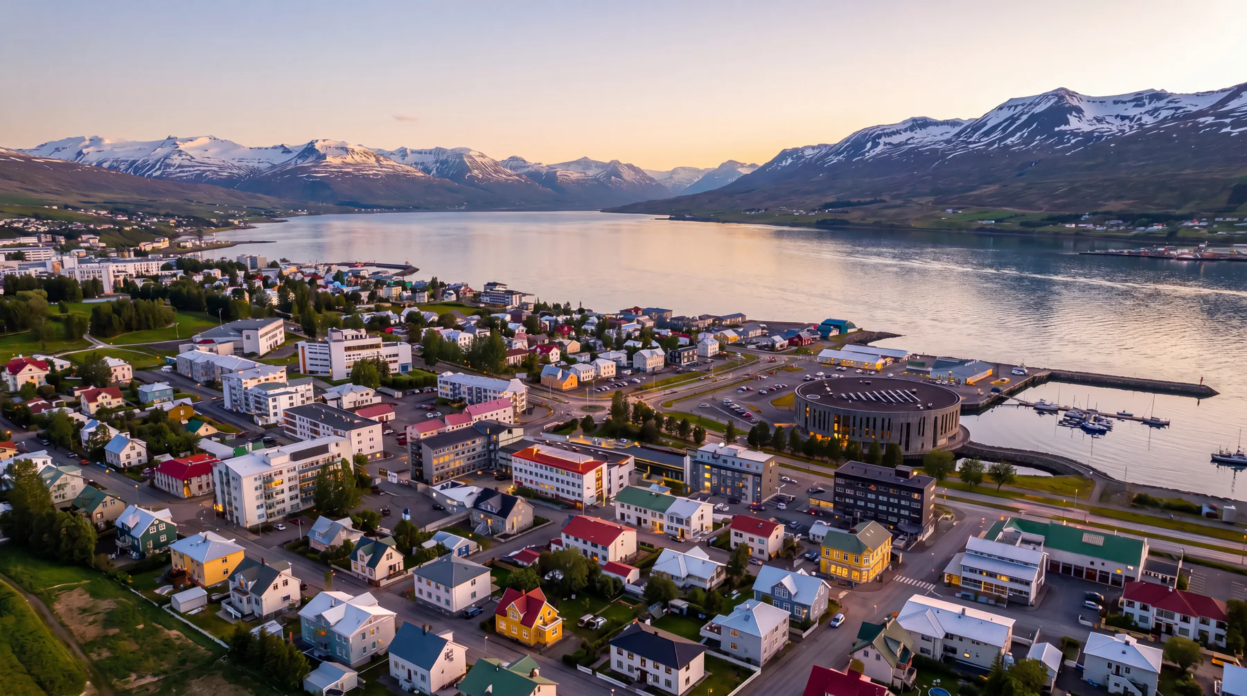 Town + harbour