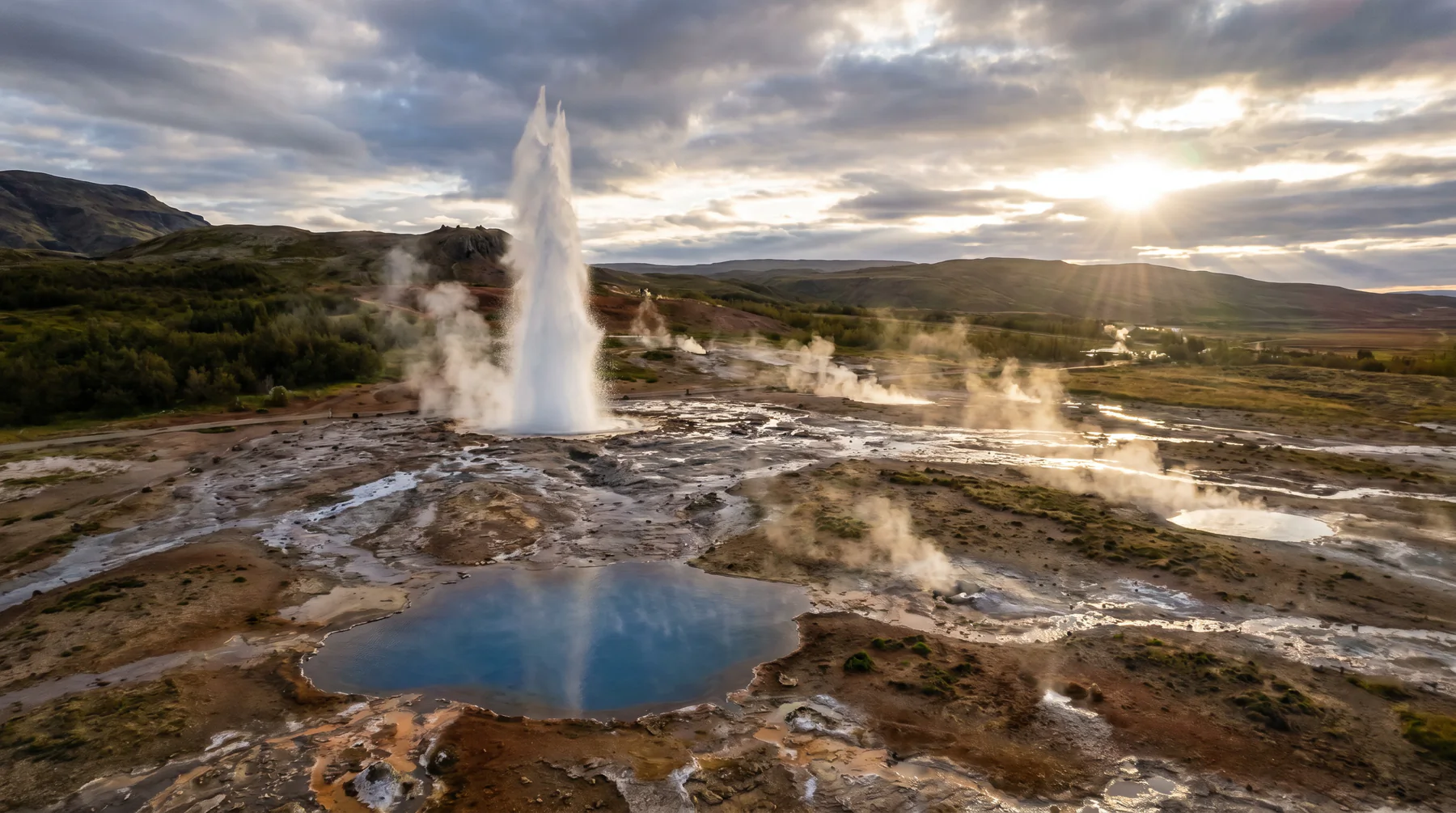 Geyser field overview